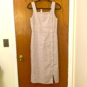 J.McLaughlin cream dress is a chic, versatile design, featuring an elegant fit👗